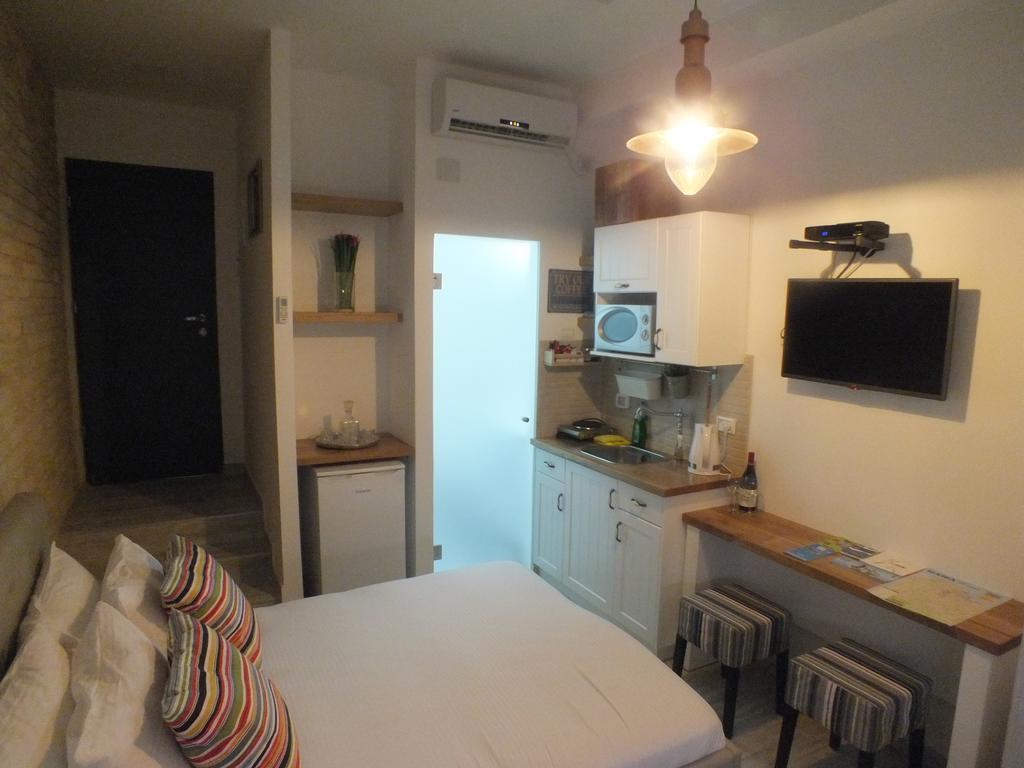 Banker'S Boutique Apartment Haifa Bagian luar foto