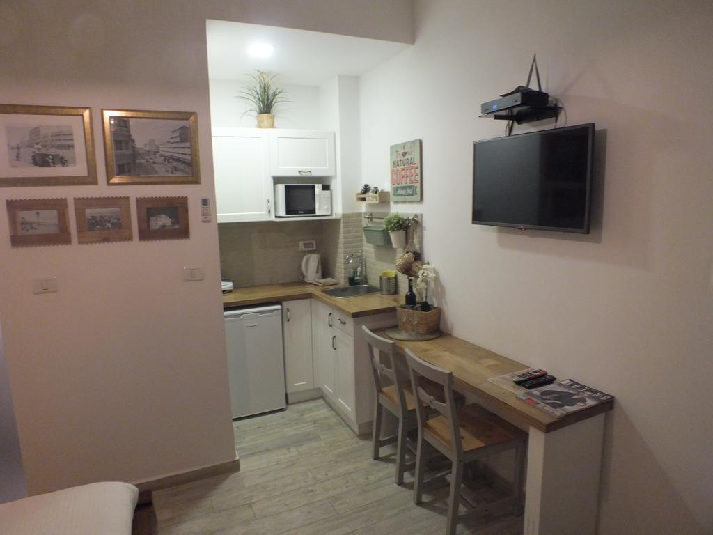 Banker'S Boutique Apartment Haifa Ruang foto