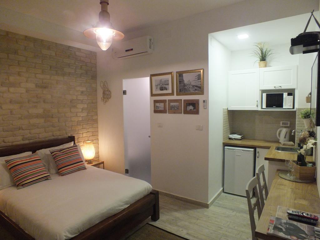 Banker'S Boutique Apartment Haifa Ruang foto