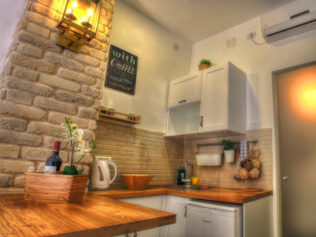 Banker'S Boutique Apartment Haifa Ruang foto